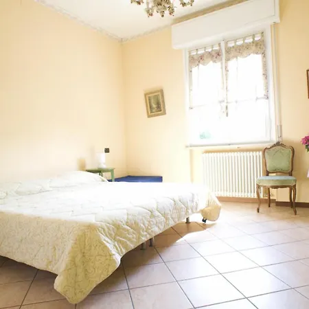 ベッド・アンド・ブレックファスト B&B Alla Villa 3*